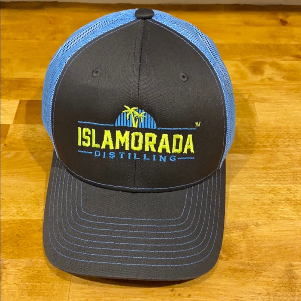 Adjustable hat